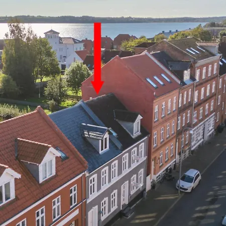 Apartment Ved Stranden Og Centrum *