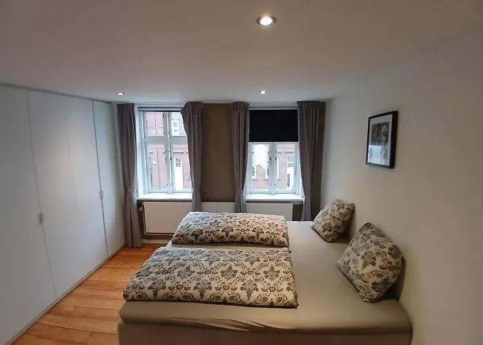 Ved Stranden Og Centrum 腓特烈西亚